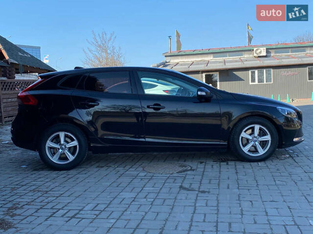 Чорний Вольво V40, об'ємом двигуна 1.97 л та пробігом 218 тис. км за 11700 $, фото 4 на Automoto.ua