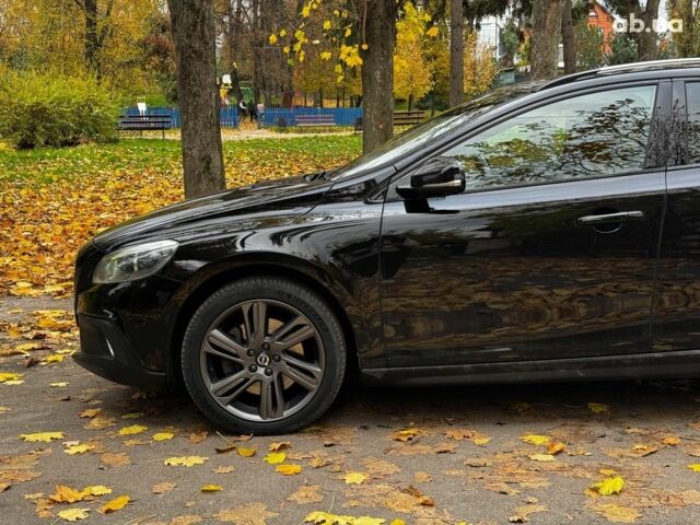 Вольво V40 2015 у Києві на Automoto.ua Чорний Вольво V40, об'ємом двигуна 2 л та пробігом 265 тис. км за 15490 $, фото 10 на Automoto.ua