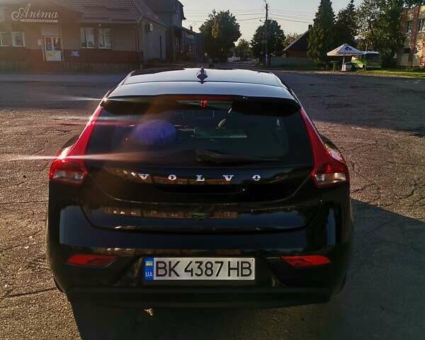 Черный Вольво В40, объемом двигателя 1.56 л и пробегом 211 тыс. км за 11450 $, фото 6 на Automoto.ua