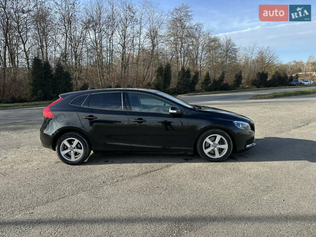 Чорний Вольво V40, об'ємом двигуна 1.97 л та пробігом 228 тис. км за 11500 $, фото 2 на Automoto.ua