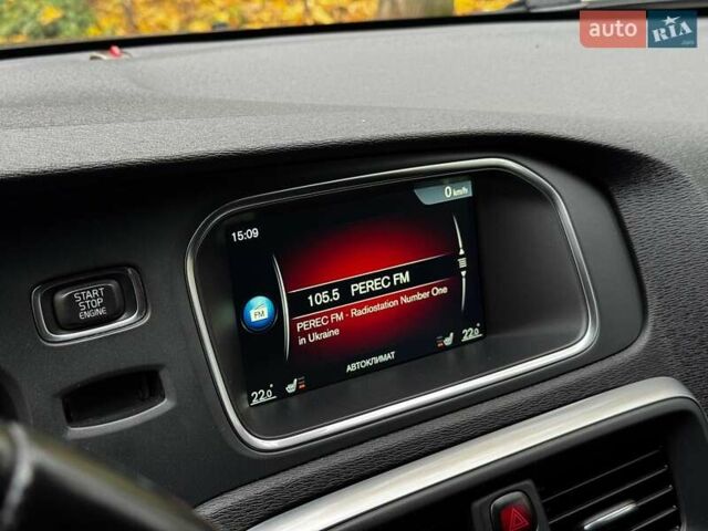 Вольво В40 2015 в Киеве на Automoto.ua Черный Вольво В40, объемом двигателя 2 л и пробегом 265 тыс. км за 15490 $, фото 17 на Automoto.ua