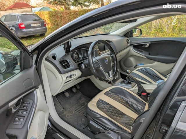 Чорний Вольво V40, об'ємом двигуна 1.6 л та пробігом 180 тис. км за 11411 $, фото 4 на Automoto.ua