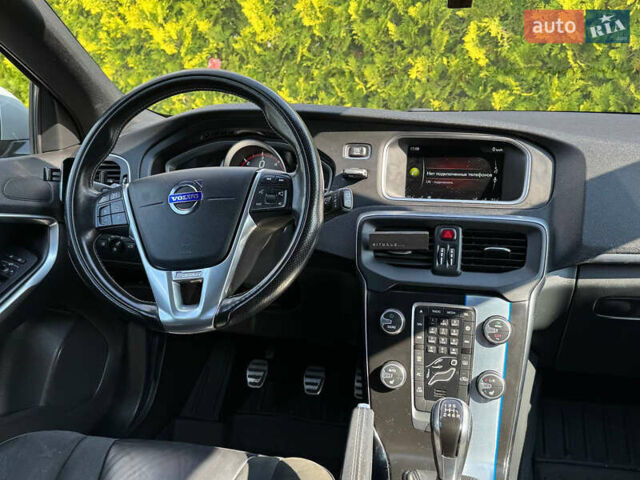 Чорний Вольво V40, об'ємом двигуна 1.97 л та пробігом 205 тис. км за 10999 $, фото 36 на Automoto.ua