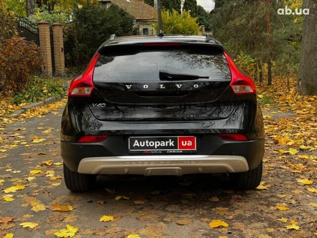 Вольво V40 2015 у Києві на Automoto.ua Чорний Вольво V40, об'ємом двигуна 2 л та пробігом 265 тис. км за 15490 $, фото 7 на Automoto.ua