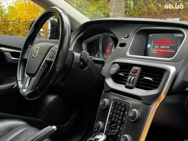 Вольво V40 2015 у Києві на Automoto.ua Чорний Вольво V40, об'ємом двигуна 2 л та пробігом 265 тис. км за 15490 $, фото 32 на Automoto.ua