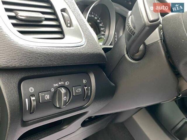 Вольво В40 2015 в Львове на Automoto.ua Черный Вольво В40, объемом двигателя 1.97 л и пробегом 218 тыс. км за 12500 $, фото 11 на Automoto.ua