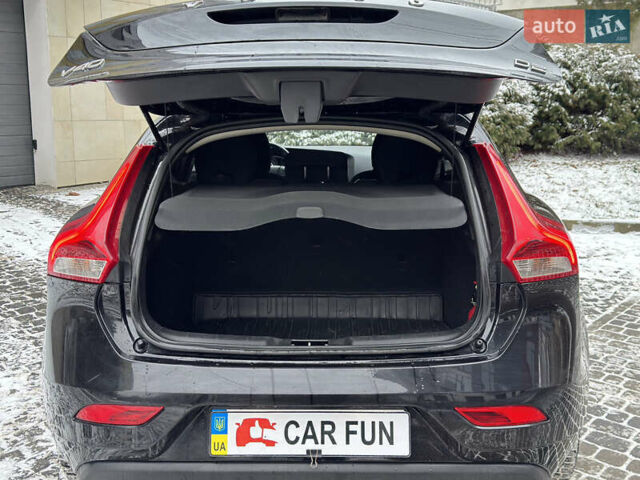 Чорний Вольво V40, об'ємом двигуна 1.98 л та пробігом 228 тис. км за 11700 $, фото 17 на Automoto.ua