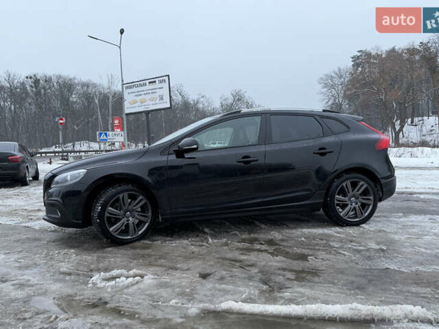 Черный Вольво В40, объемом двигателя 2 л и пробегом 265 тыс. км за 12500 $, фото 8 на Automoto.ua