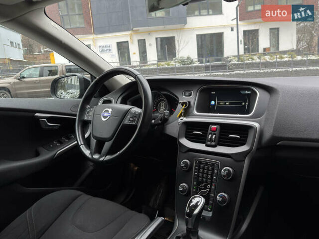 Чорний Вольво V40, об'ємом двигуна 1.98 л та пробігом 228 тис. км за 11700 $, фото 12 на Automoto.ua