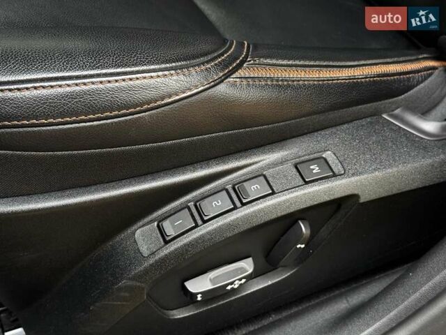 Вольво В40 2015 в Киеве на Automoto.ua Черный Вольво В40, объемом двигателя 2 л и пробегом 265 тыс. км за 15490 $, фото 15 на Automoto.ua