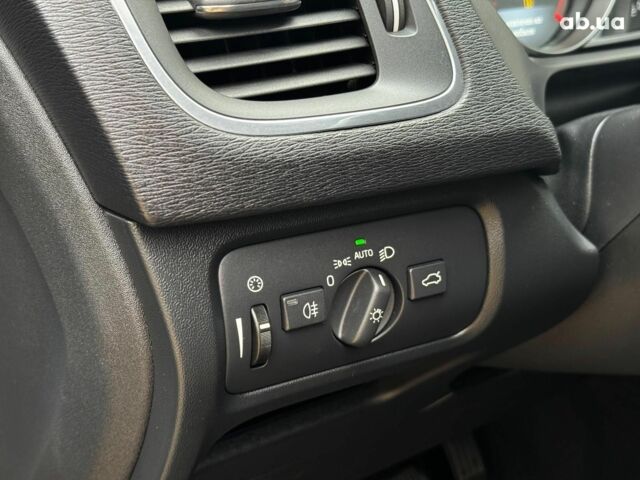 Вольво V40 2015 у Києві на Automoto.ua Чорний Вольво V40, об'ємом двигуна 2 л та пробігом 265 тис. км за 15490 $, фото 21 на Automoto.ua