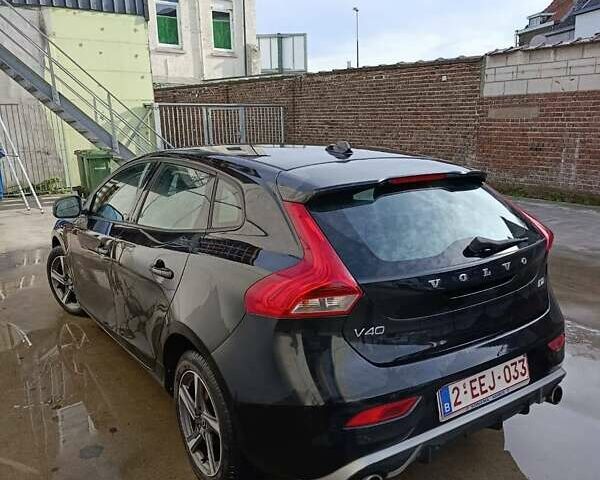 Черный Вольво В40, объемом двигателя 2 л и пробегом 220 тыс. км за 14500 $, фото 2 на Automoto.ua