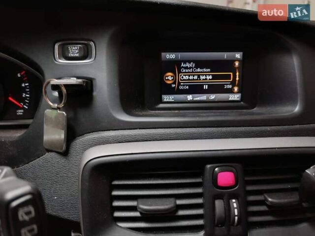 Черный Вольво В40, объемом двигателя 2 л и пробегом 220 тыс. км за 14500 $, фото 7 на Automoto.ua