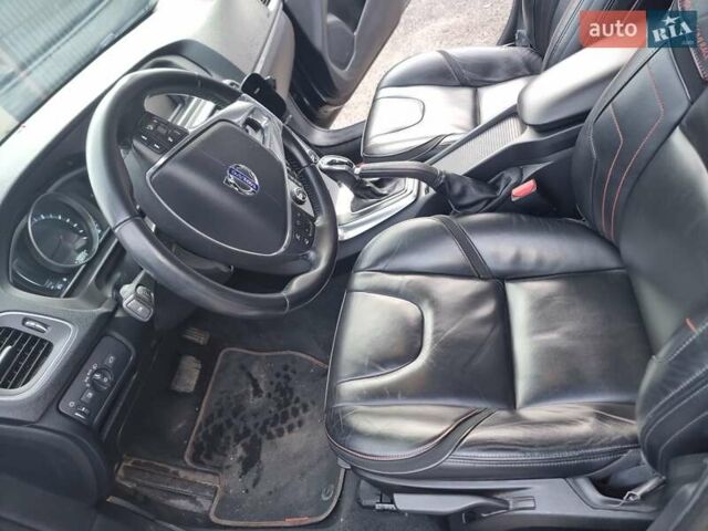 Чорний Вольво V40, об'ємом двигуна 1.97 л та пробігом 139 тис. км за 19900 $, фото 11 на Automoto.ua