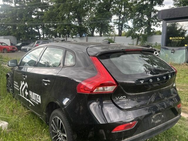 Чорний Вольво V40, об'ємом двигуна 2 л та пробігом 120 тис. км за 6000 $, фото 3 на Automoto.ua