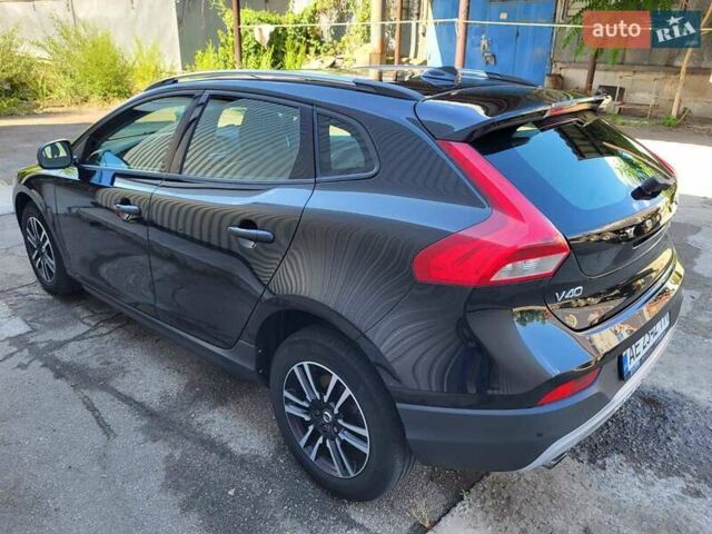 Черный Вольво В40, объемом двигателя 2 л и пробегом 112 тыс. км за 17600 $, фото 2 на Automoto.ua