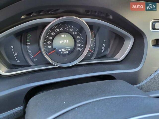 Черный Вольво В40, объемом двигателя 2 л и пробегом 112 тыс. км за 17600 $, фото 12 на Automoto.ua