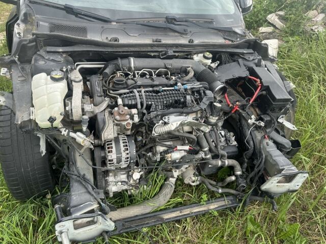 Чорний Вольво V40, об'ємом двигуна 2 л та пробігом 120 тис. км за 6000 $, фото 5 на Automoto.ua