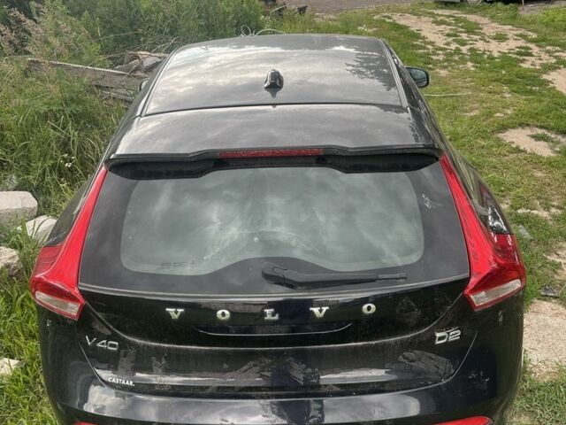 Чорний Вольво V40, об'ємом двигуна 2 л та пробігом 120 тис. км за 6000 $, фото 4 на Automoto.ua