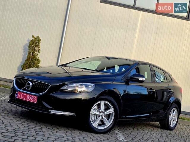 Черный Вольво В40, объемом двигателя 2 л и пробегом 159 тыс. км за 14950 $, фото 3 на Automoto.ua