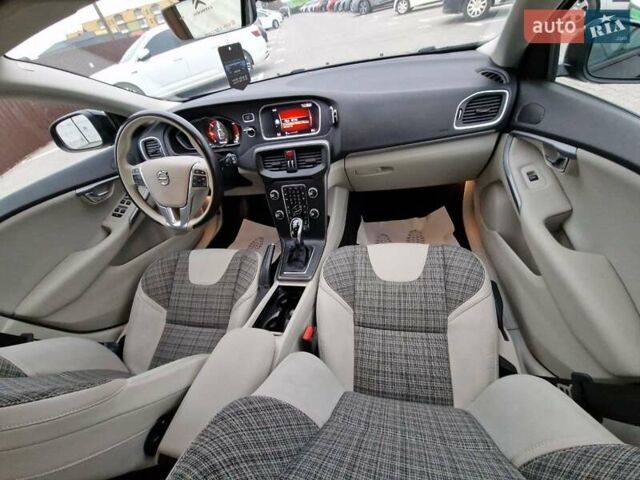 Чорний Вольво V40, об'ємом двигуна 1.97 л та пробігом 220 тис. км за 14500 $, фото 27 на Automoto.ua