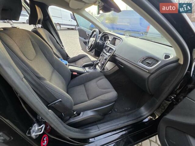 Черный Вольво В40, объемом двигателя 2 л и пробегом 159 тыс. км за 14950 $, фото 58 на Automoto.ua