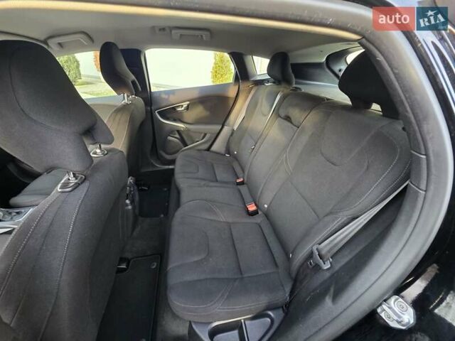 Черный Вольво В40, объемом двигателя 2 л и пробегом 159 тыс. км за 14950 $, фото 53 на Automoto.ua