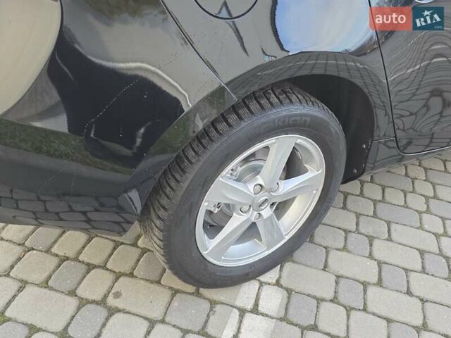 Черный Вольво В40, объемом двигателя 2 л и пробегом 159 тыс. км за 14950 $, фото 35 на Automoto.ua