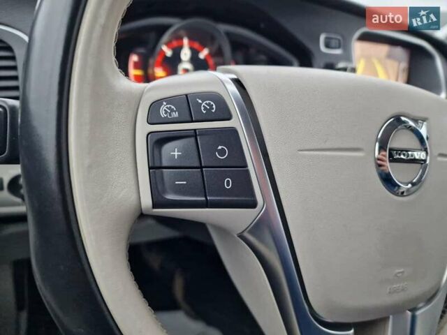 Чорний Вольво V40, об'ємом двигуна 1.97 л та пробігом 220 тис. км за 14500 $, фото 18 на Automoto.ua