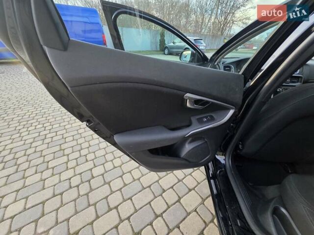 Черный Вольво В40, объемом двигателя 2 л и пробегом 159 тыс. км за 14950 $, фото 54 на Automoto.ua