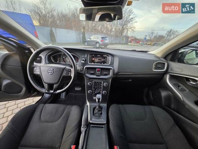 Черный Вольво В40, объемом двигателя 2 л и пробегом 159 тыс. км за 14950 $, фото 59 на Automoto.ua