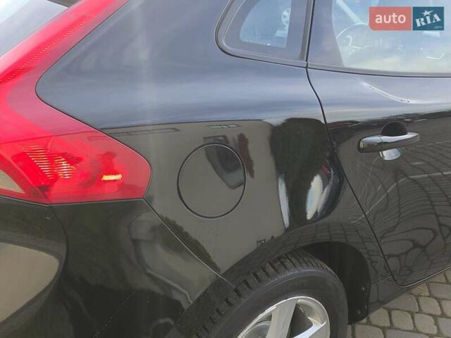 Черный Вольво В40, объемом двигателя 2 л и пробегом 159 тыс. км за 14950 $, фото 36 на Automoto.ua