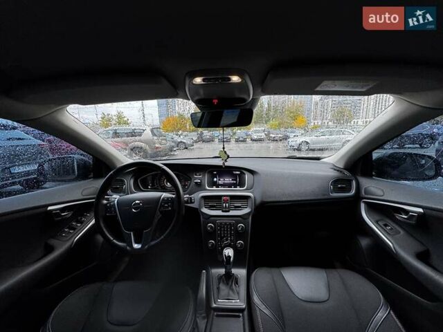 Вольво В40 2019 в Киеве на Automoto.ua Черный Вольво В40, объемом двигателя 1.97 л и пробегом 97 тыс. км за 15900 $, фото 14 на Automoto.ua
