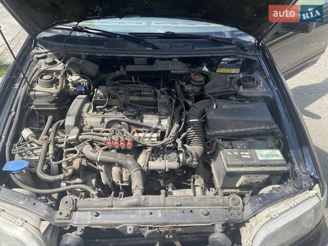 Чорний Вольво V40, об'ємом двигуна 1.7 л та пробігом 284 тис. км за 3500 $, фото 7 на Automoto.ua