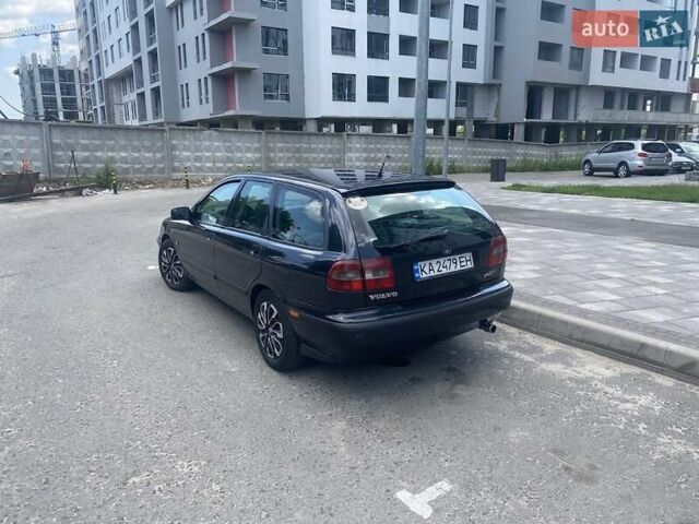 Чорний Вольво V40, об'ємом двигуна 1.7 л та пробігом 284 тис. км за 3500 $, фото 4 на Automoto.ua