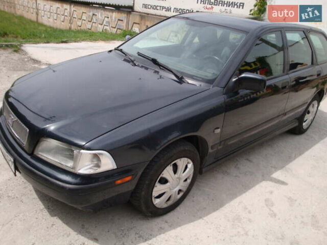 Черный Вольво В40, объемом двигателя 1.8 л и пробегом 219 тыс. км за 3600 $, фото 3 на Automoto.ua