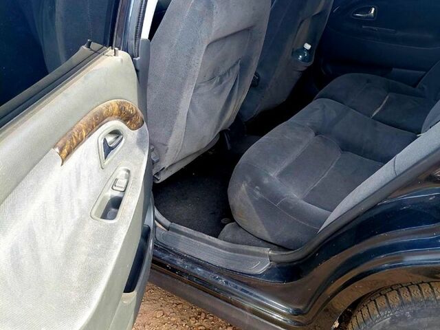 Чорний Вольво V40, об'ємом двигуна 1.8 л та пробігом 315 тис. км за 3800 $, фото 6 на Automoto.ua