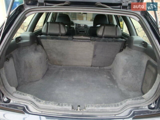 Черный Вольво В40, объемом двигателя 1.8 л и пробегом 219 тыс. км за 3600 $, фото 15 на Automoto.ua