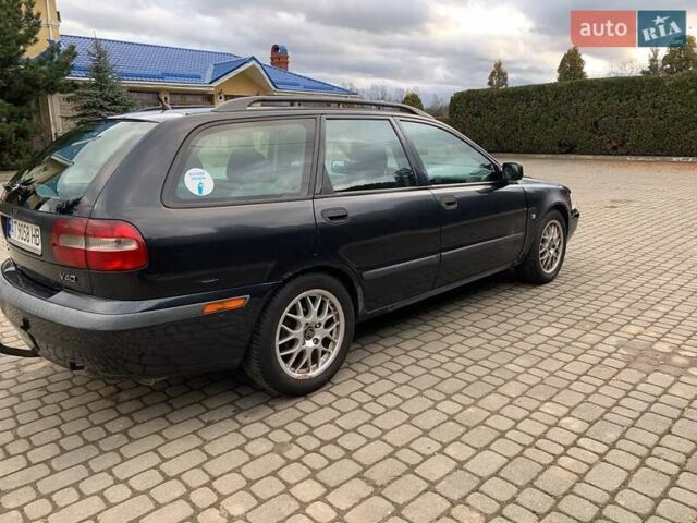 Черный Вольво В40, объемом двигателя 1.9 л и пробегом 385 тыс. км за 3200 $, фото 8 на Automoto.ua