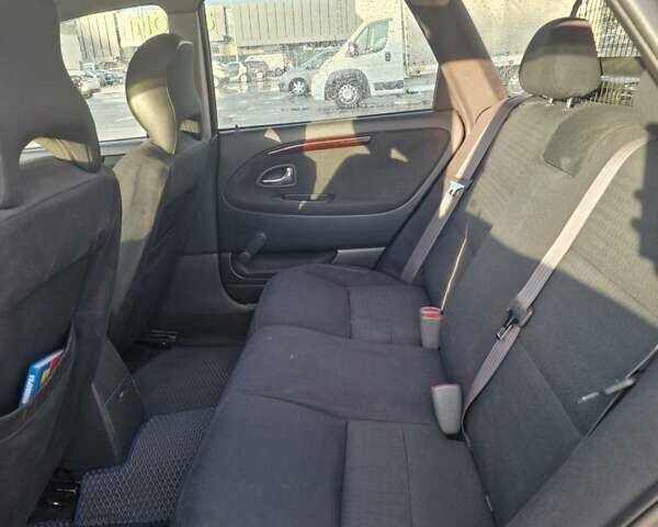 Черный Вольво В40, объемом двигателя 1.95 л и пробегом 427 тыс. км за 3900 $, фото 9 на Automoto.ua