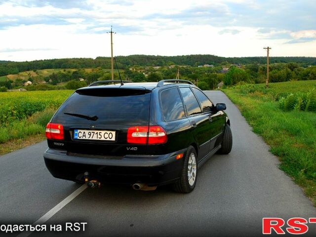 Чорний Вольво V40, об'ємом двигуна 1.8 л та пробігом 271 тис. км за 4000 $, фото 2 на Automoto.ua