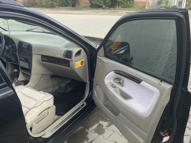 Черный Вольво В40, объемом двигателя 1.9 л и пробегом 320 тыс. км за 2900 $, фото 17 на Automoto.ua