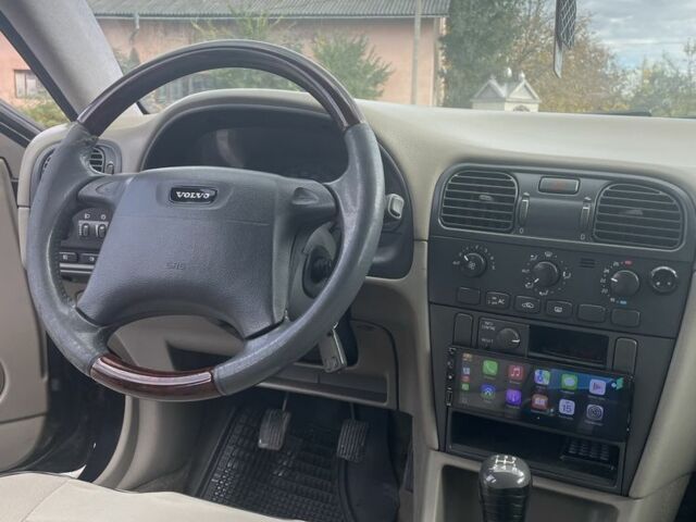 Черный Вольво В40, объемом двигателя 1.9 л и пробегом 320 тыс. км за 2900 $, фото 16 на Automoto.ua