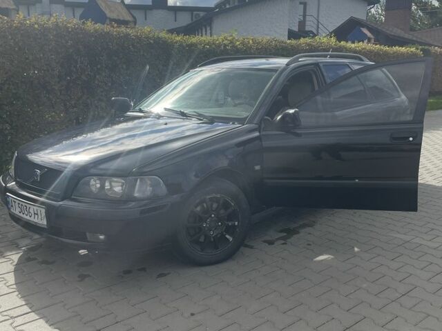 Черный Вольво В40, объемом двигателя 1.9 л и пробегом 320 тыс. км за 2900 $, фото 23 на Automoto.ua