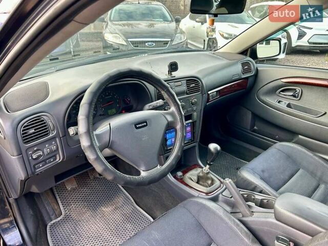Черный Вольво В40, объемом двигателя 1.9 л и пробегом 240 тыс. км за 3500 $, фото 12 на Automoto.ua