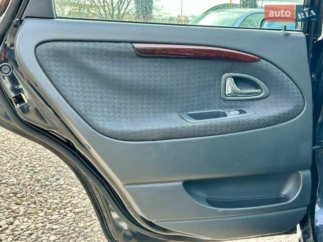 Черный Вольво В40, объемом двигателя 1.9 л и пробегом 240 тыс. км за 3500 $, фото 21 на Automoto.ua