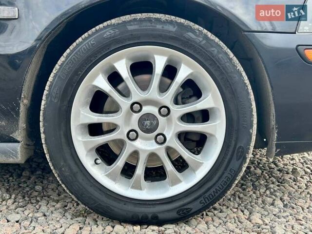 Черный Вольво В40, объемом двигателя 1.9 л и пробегом 240 тыс. км за 3500 $, фото 30 на Automoto.ua