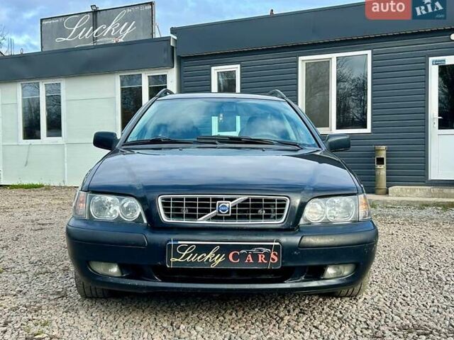 Черный Вольво В40, объемом двигателя 1.9 л и пробегом 240 тыс. км за 3500 $, фото 1 на Automoto.ua