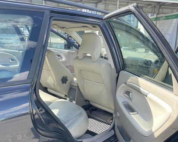 Черный Вольво В40, объемом двигателя 1.8 л и пробегом 275 тыс. км за 3800 $, фото 8 на Automoto.ua