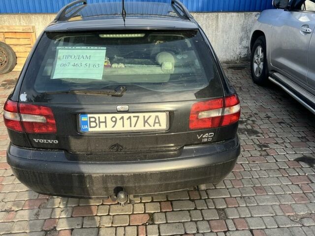 Черный Вольво В40, объемом двигателя 1.9 л и пробегом 300 тыс. км за 4000 $, фото 7 на Automoto.ua
